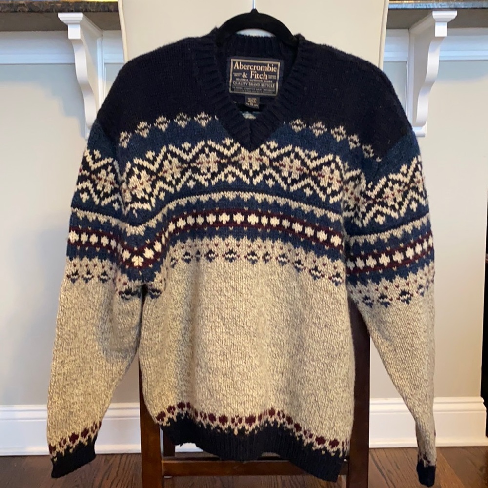 NWOT 100% wool Abercrombie and Fitch sweater